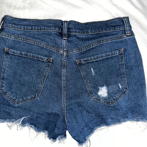 Old Navy Women’s Size 10 Mid Rise Boyfriend Denim Shorts Distressed Frayed-151 - Picture 6 of 6